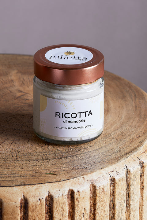 Ricotta di mandorle